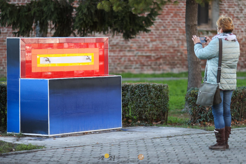 3 fântâni publice din Timișoara se transformă cu ajutorul artiștilor